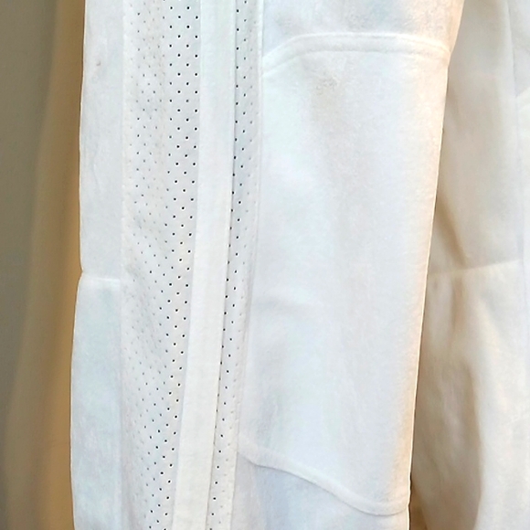 Stunning 2pc White Tracksuit with Embroidered Logo by KOMAN - Picture 11 of 16